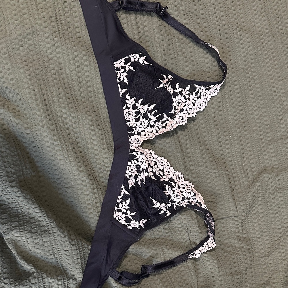 Wacoal Black and White Lace Bra